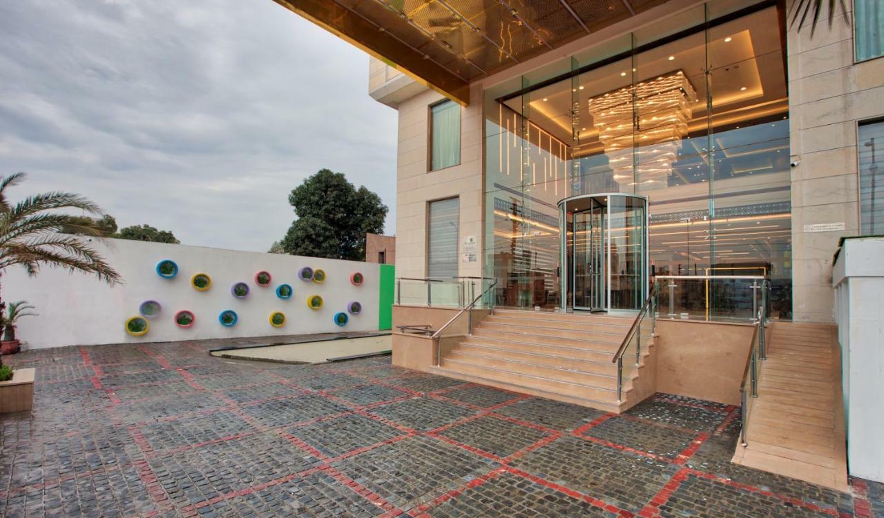 Country Inn Premier Amritsar, 10 Min From Golden Temple Exterior foto